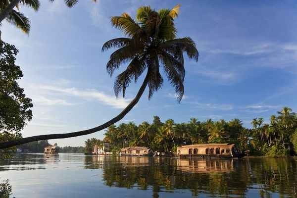 الأماكن النائية في كيرالا Kerala Backwaters