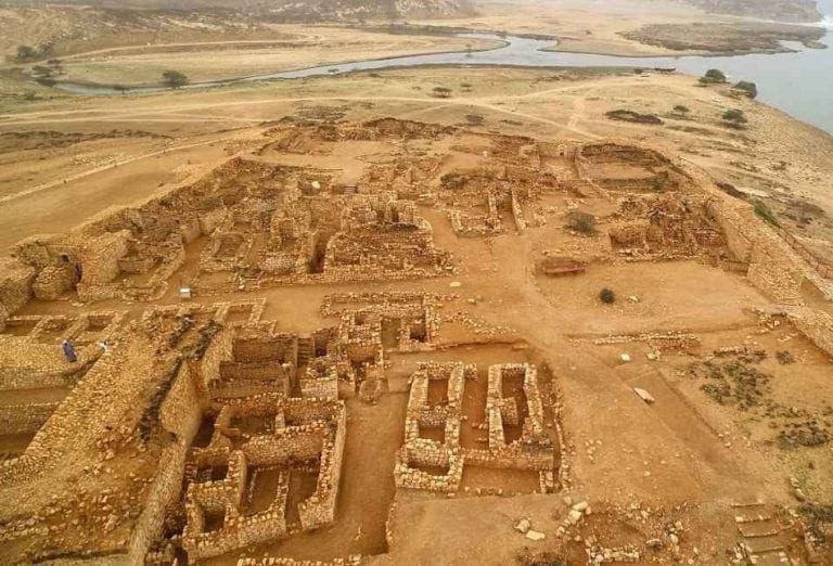 مدينة سمهرم الأثرية - السياحة في صلالة
