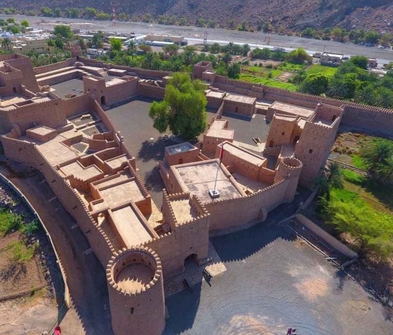 " حصن بيت المراح Fort of almarah house " .. افضل معالم السياحة في الظاهرة ..