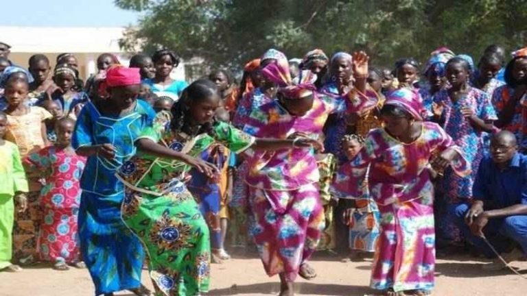 حفلات "الطلاق" فى موريتانيا..واحدة من أغرب عادات وتقاليد الشعب الموريتانى...