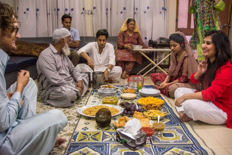 - عادات وتقاليد الطعام فى باكستان..