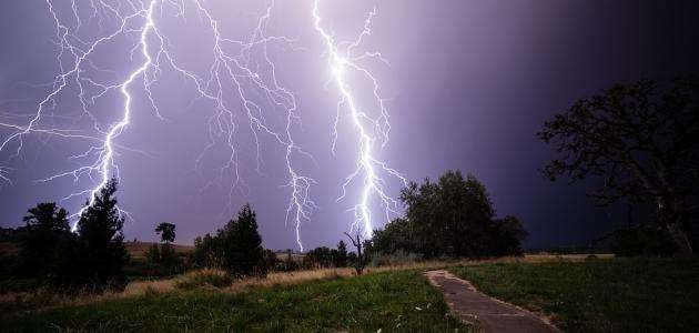 الرعد مقابل البرق - الفرق بين البرق والرعد