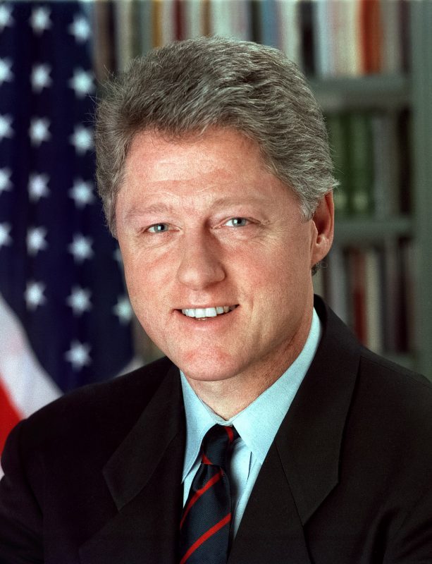 سيرة ذاتية للرئيس الأمريكي بيل كلينتون 1993-2001م