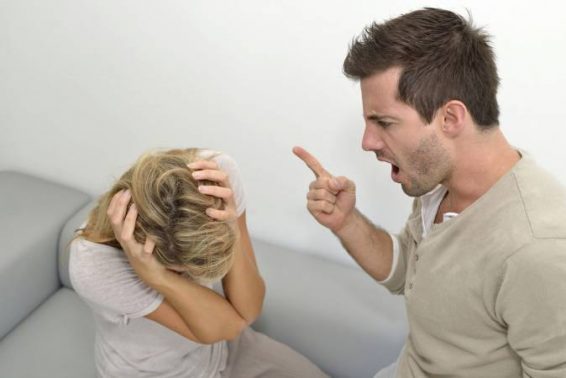 أحاديث عن غضب الزوج على زوجته