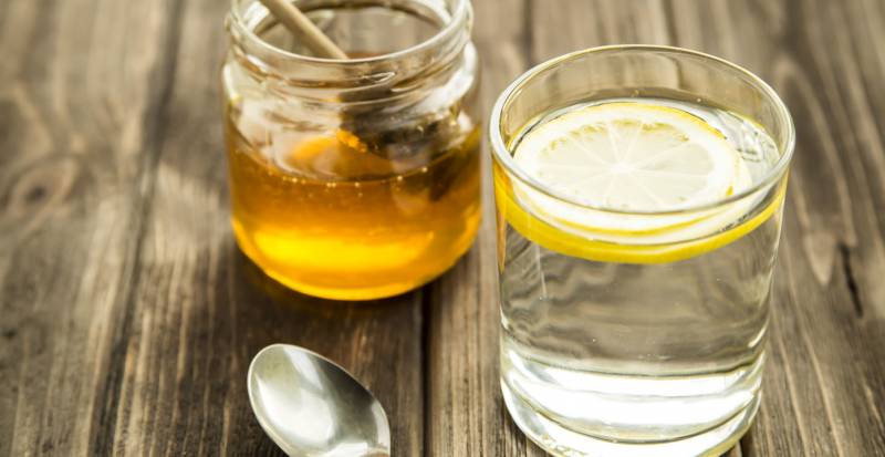 أهم 8 فوائد لشرب العسل مع الماء