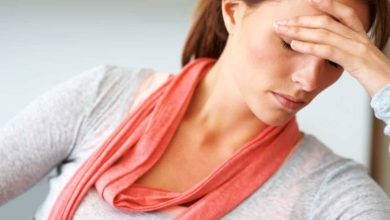 أسباب وأعراض الصداع الهرموني